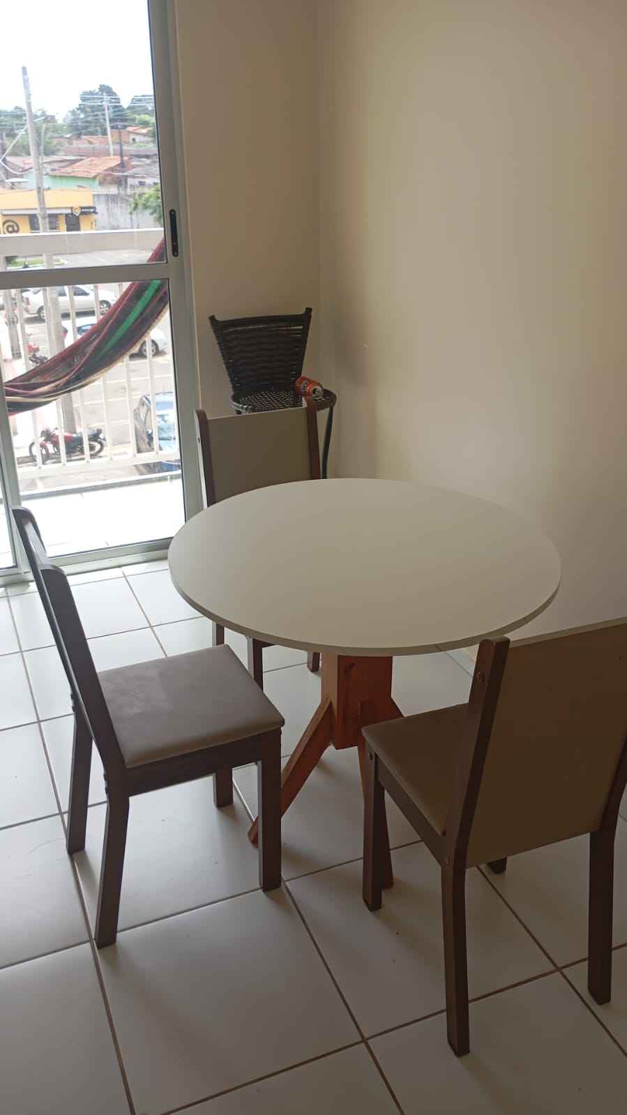 Mesa de 3 cadeiras madeira
